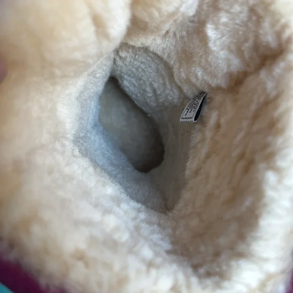 Bearpaw boots size 8 magenta - Picture 8 of 9